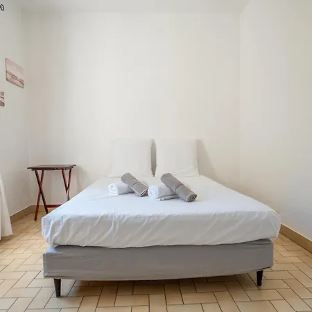 Villa House In Sablettes With Garden & Parking