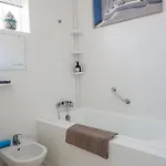 House In Sablettes With Garden & Parking *