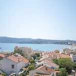 House In Sablettes With Garden & Parking Villa