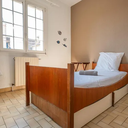 House In Sablettes With Garden & Parking Villa *