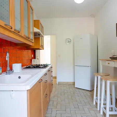 Villa House In Sablettes With Garden & Parking *